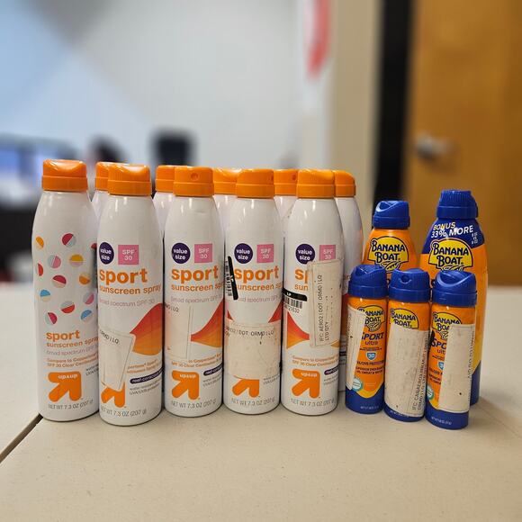 LOT OF 14 - SUNSCREEN SPRAY CANS MIXED BRAND UP & UP/ BANANA BOAT - Picture 1 of 12
